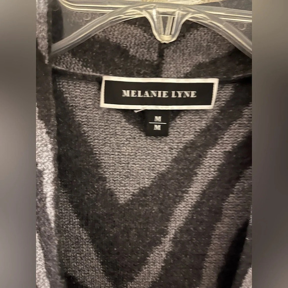 ❤️Melanie Lyne open cardigan Women M  grey animal print soft fabric with pockets - Picture 2 of 9